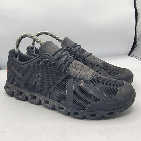 On Cloud 5 Womens 8 Triple Black Running Athletic Runners Sneaker Shoes Casual